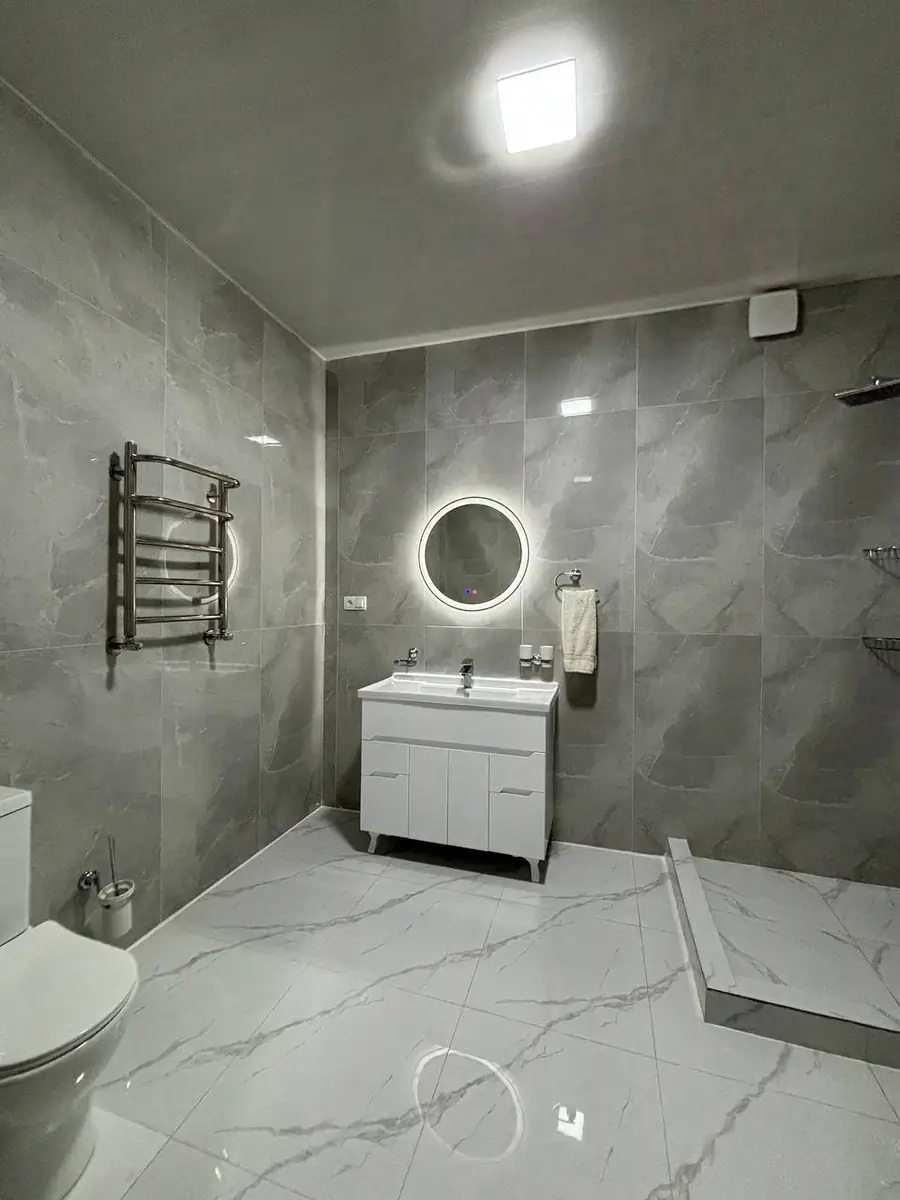 Ijaraga 2 qavatli uy − 260 m²