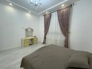Ijaraga 2 qavatli uy − 260 m²