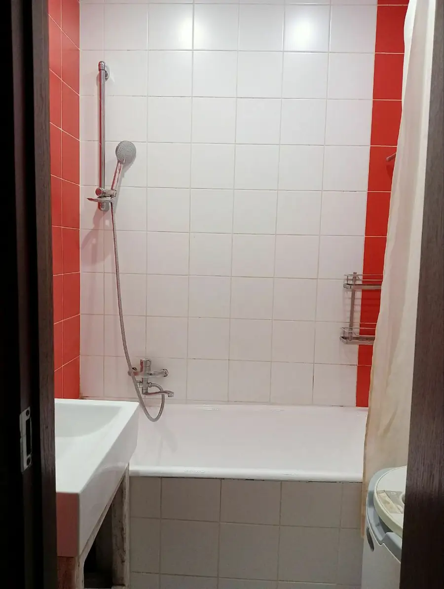 3-комнатная квартира − 80 м², 1/4 этаж