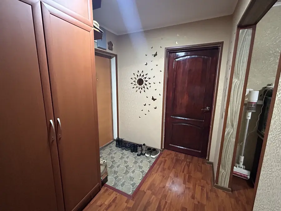 3 xonali kvartira sotiladi − 70 m²