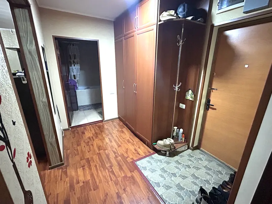 3 xonali kvartira sotiladi − 70 m²