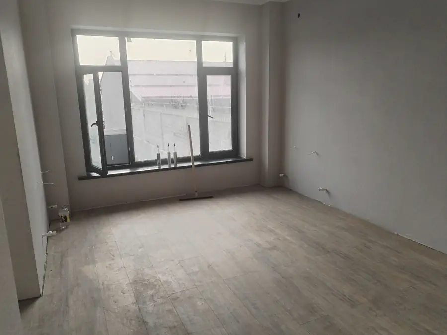 2 qavatli uy sotiladi − 300 m²