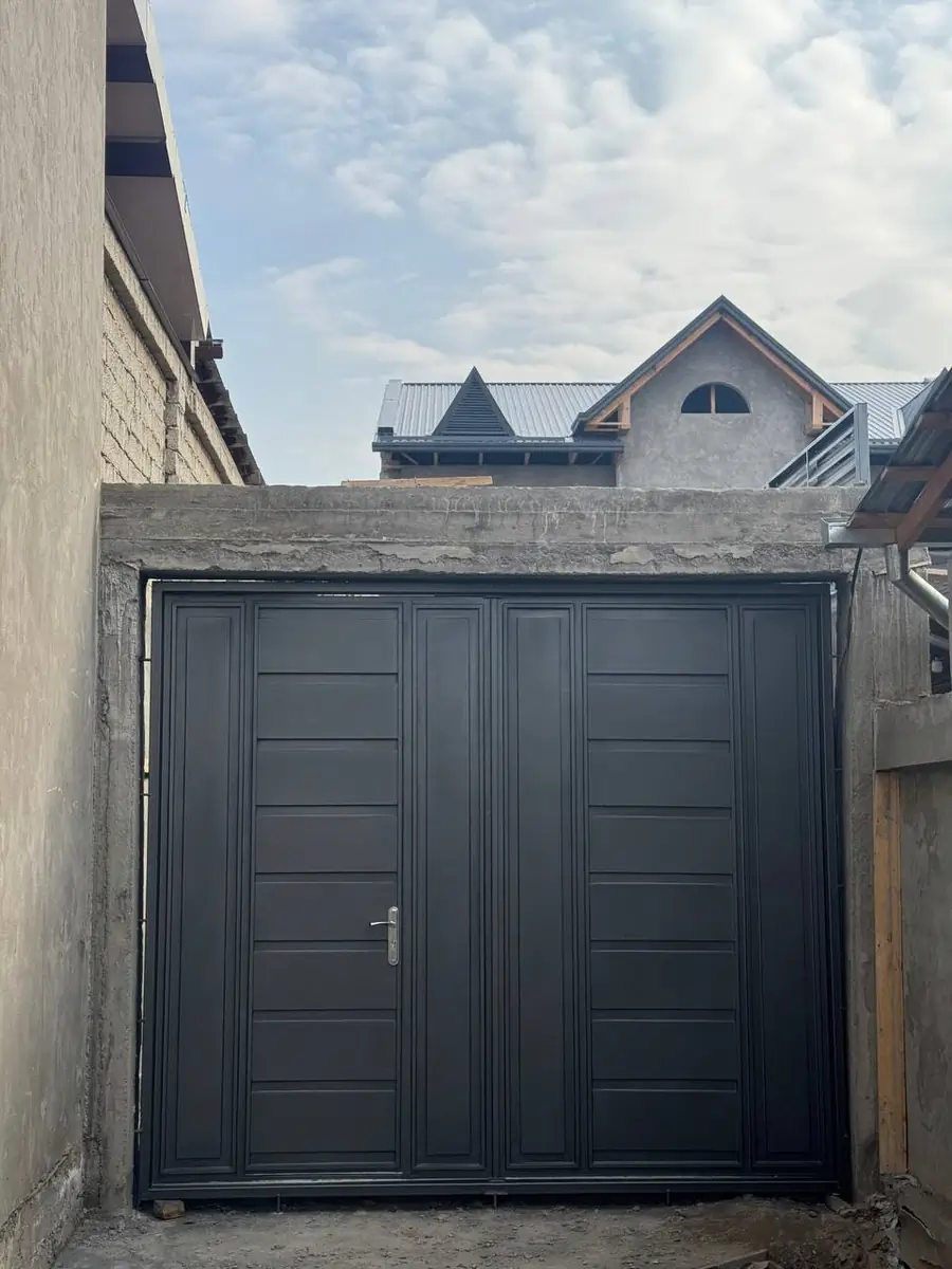 2 qavatli uy sotiladi − 300 m²