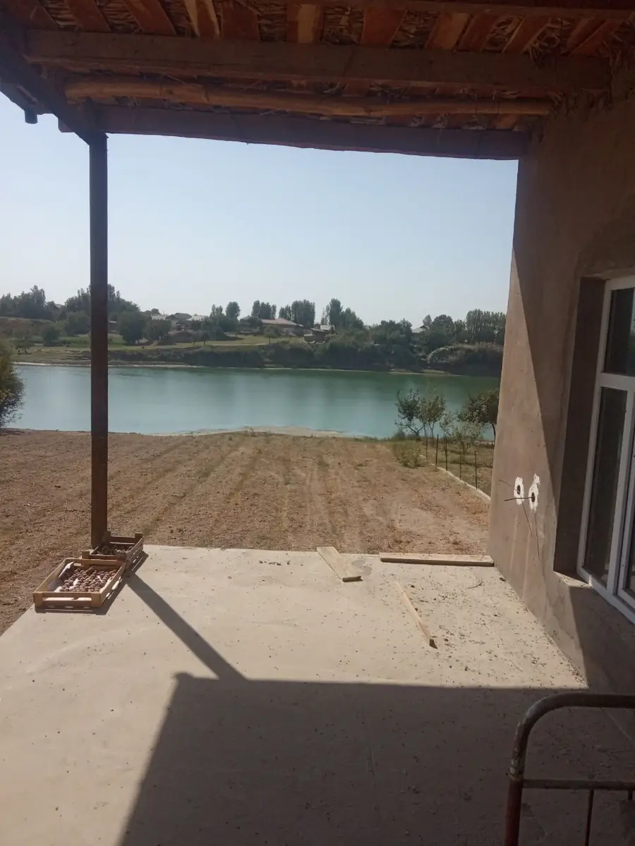 2 qavatli uy − 1000 m², 12 sot. 
