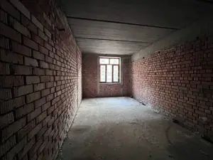 Продается 3-комнатная квартира − 101 м²