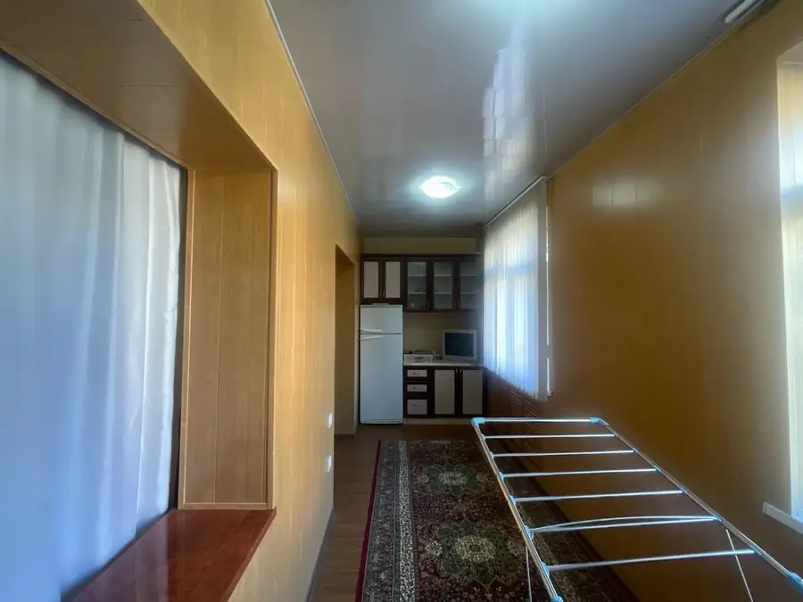 Сдается 3-комнатная квартира − 90 м²