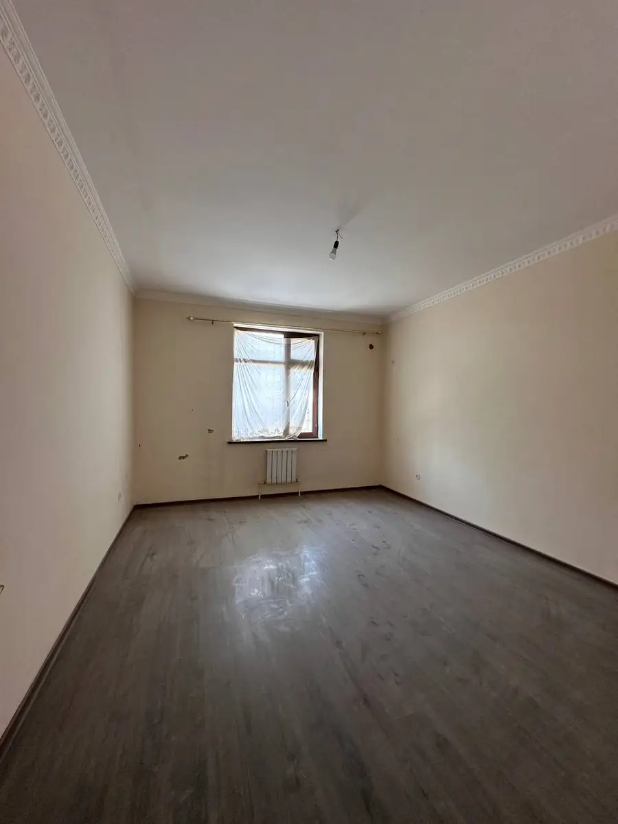 Продается 3-комнатная квартира − 84 м²