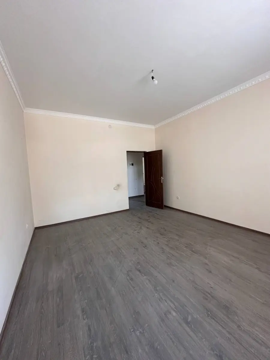 3-комнатная квартира − 84 м², 1/3 этаж
