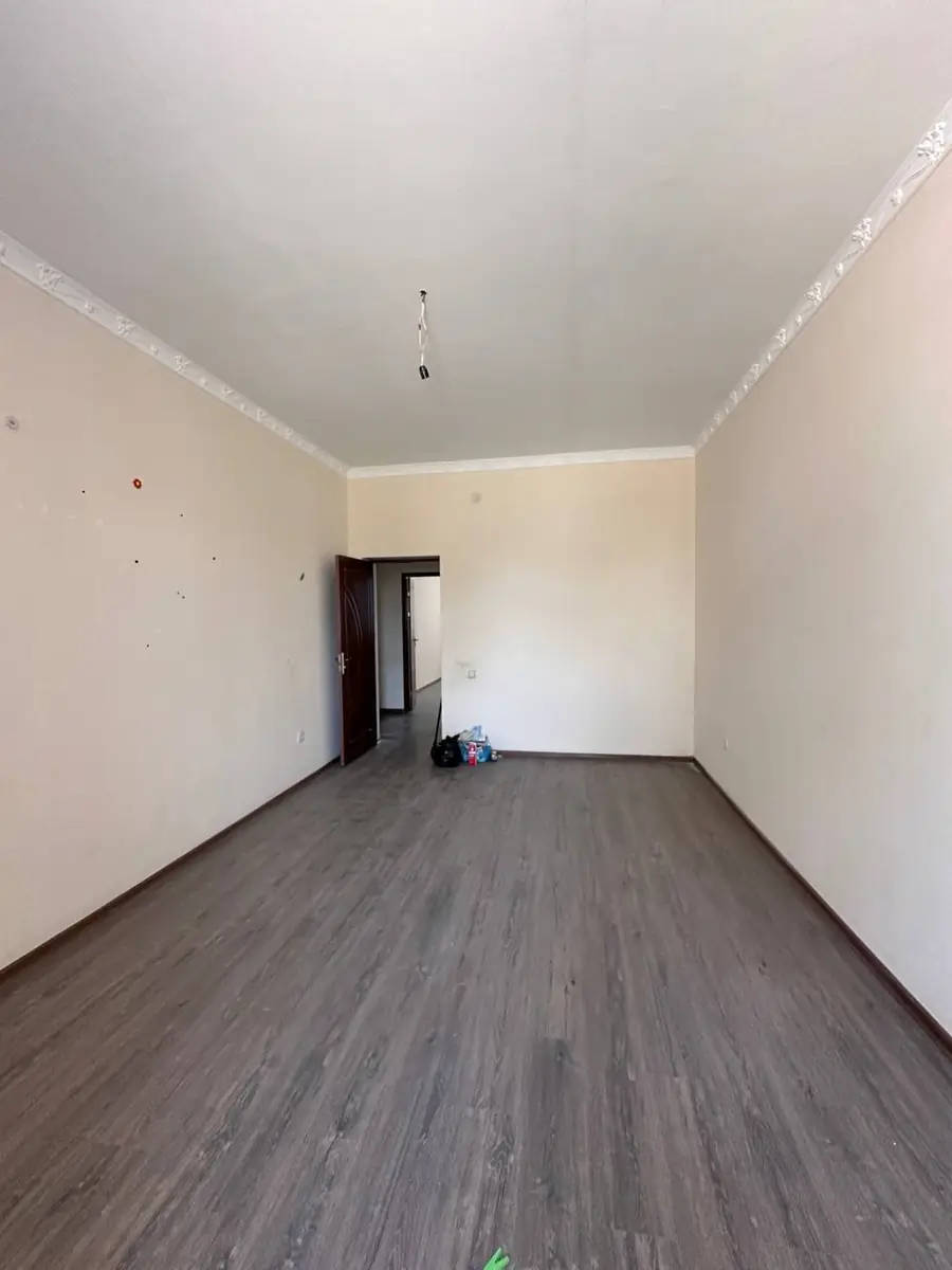 3-комнатная квартира − 84 м², 1/3 этаж