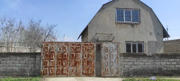 2-этажный дом − 70 м², 8 сот.