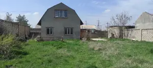 2-этажный дом − 70 м², 8 сот.