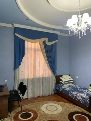 3 qavatli uy sotiladi − 300 m²
