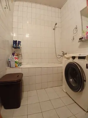 Продается Более 5-комнатная квартира − 120 м²