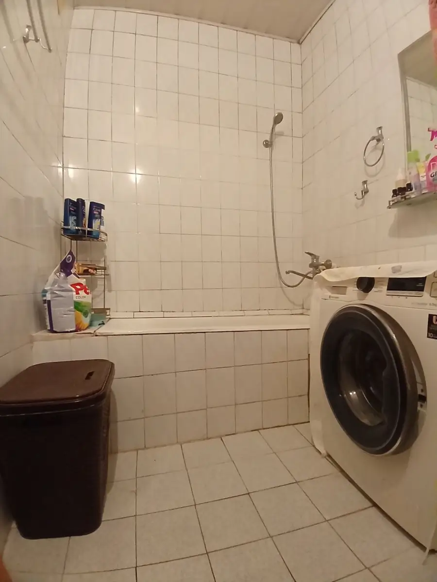 Продается Более 5-комнатная квартира − 120 м²