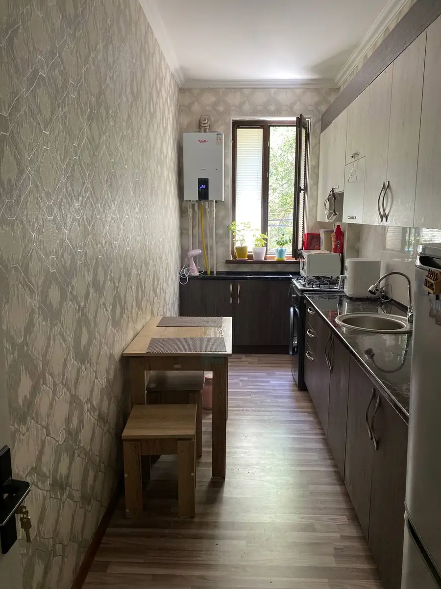 1 xonali kvartira sotiladi − 30.5 m²