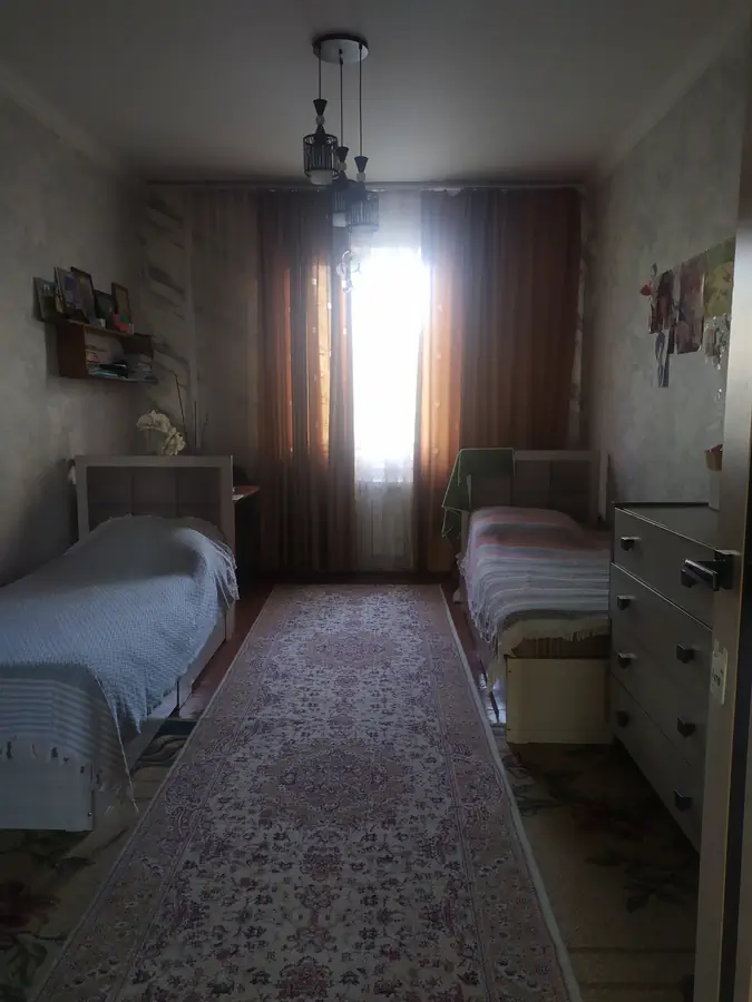 Продается 3-комнатная квартира − 56 м²