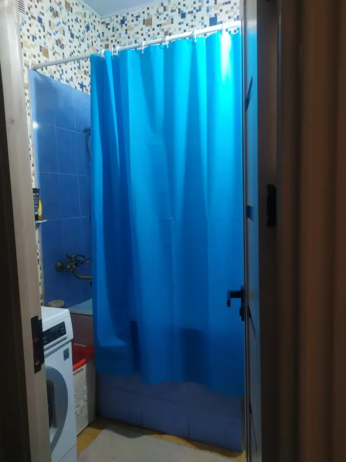 Продается 3-комнатная квартира − 56 м²