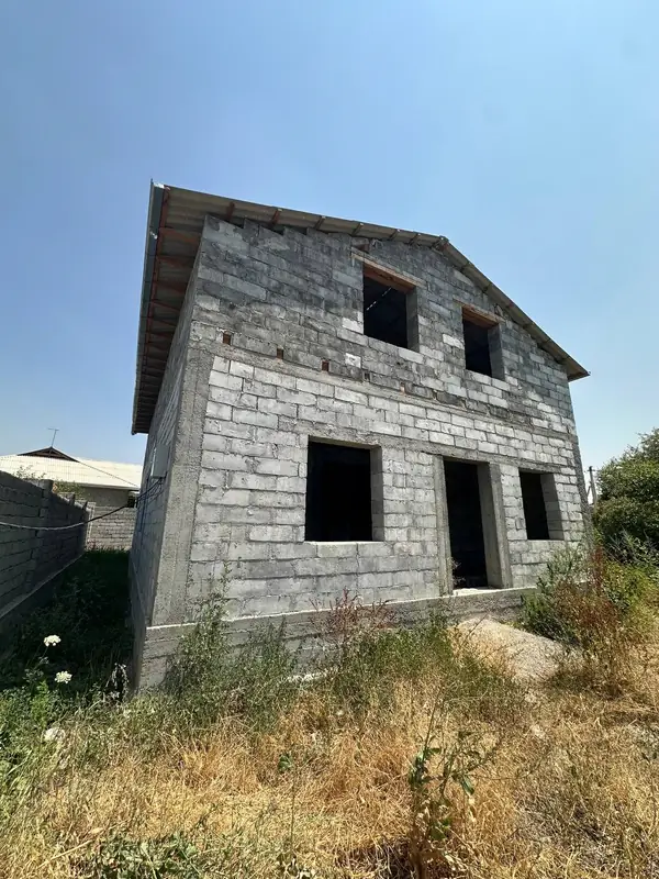 2 qavatli uy − 100 m², 6 sot. 