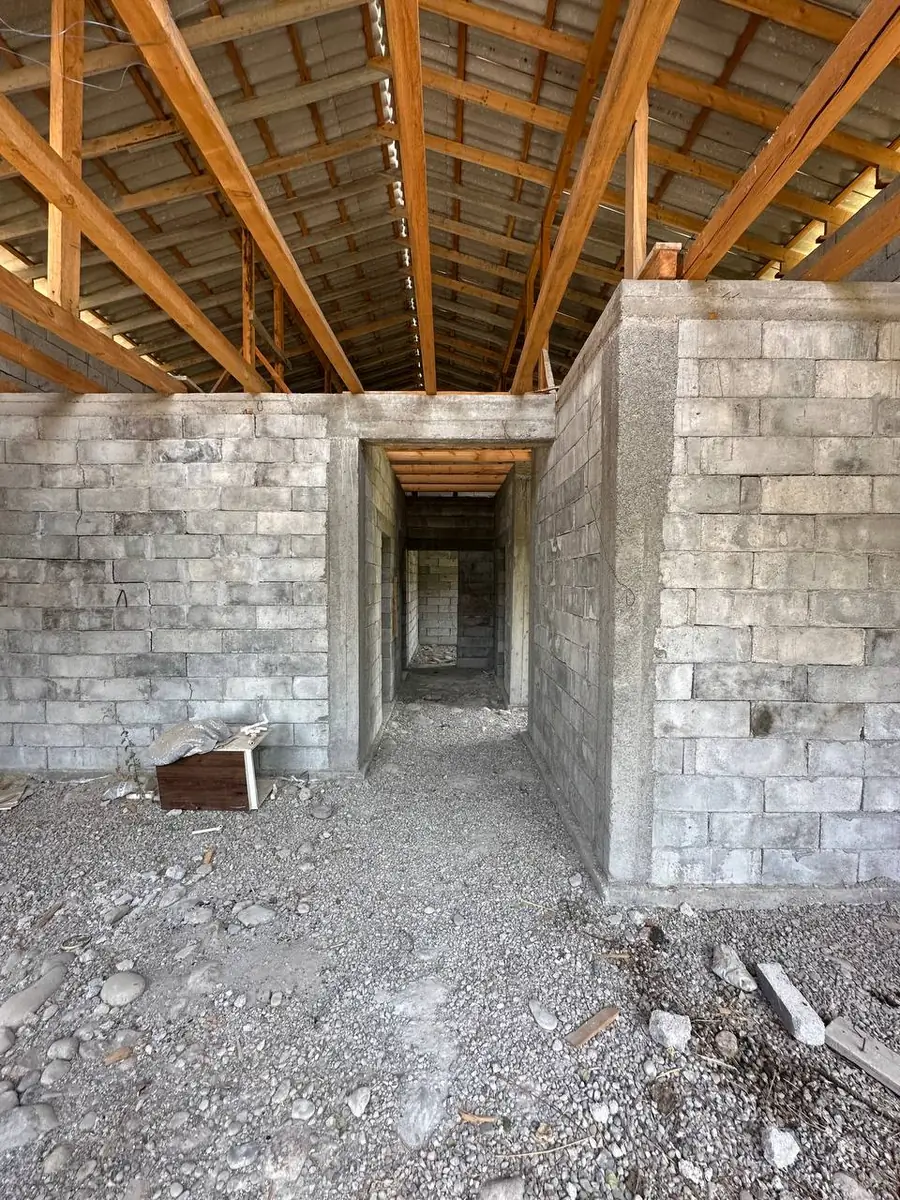 2 qavatli uy sotiladi − 100 m²