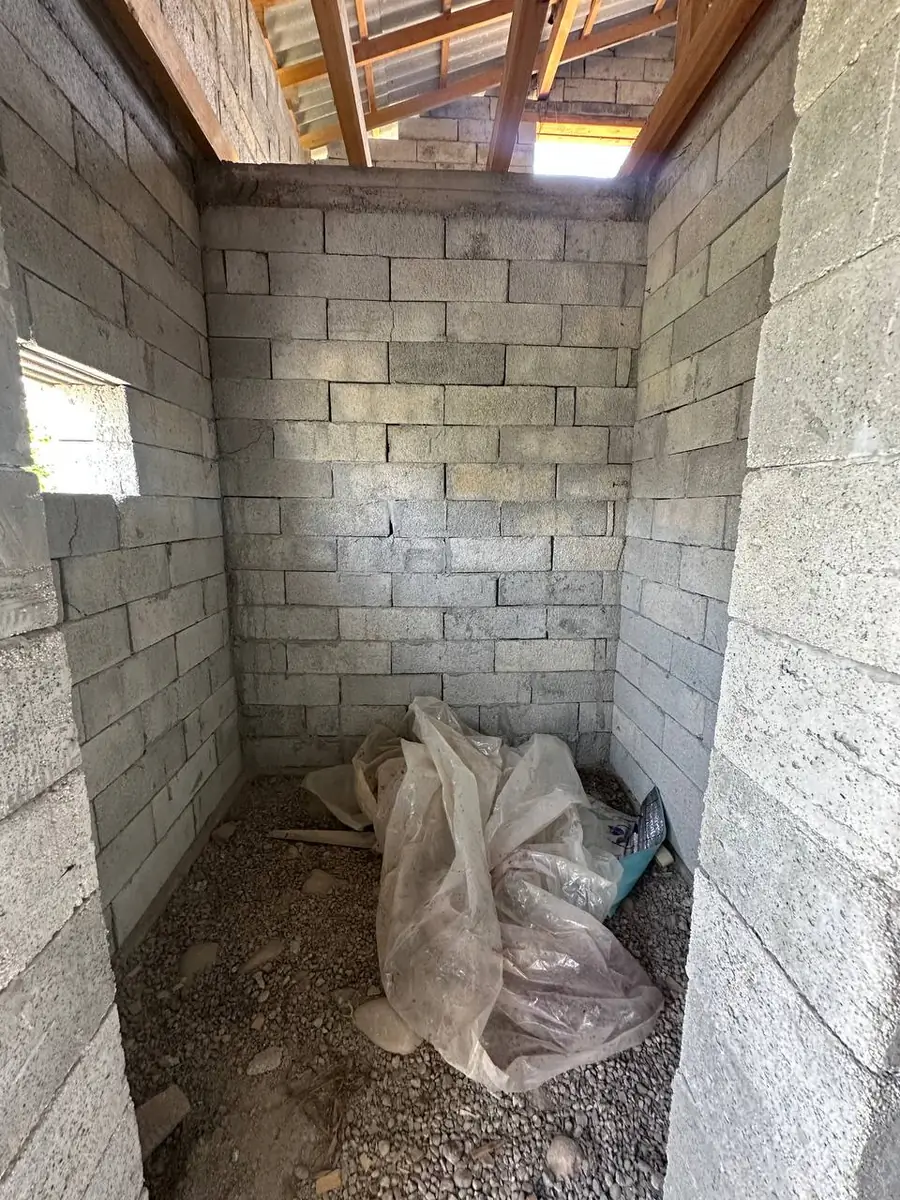 2 qavatli uy sotiladi − 100 m²