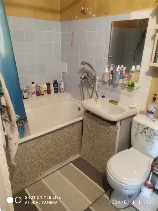 1 xonali kvartira sotiladi − 28 m²