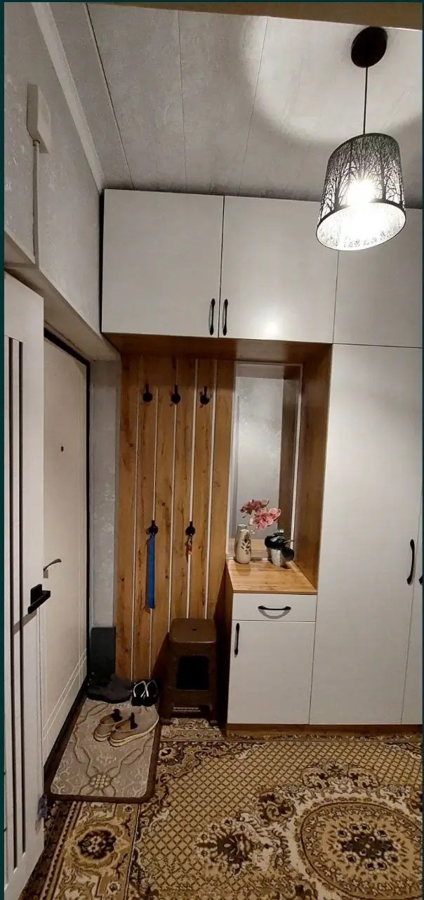 1 xonali kvartira sotiladi − 28 m²