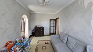 1 xonali kvartira − 42 m², 4/4 qavat