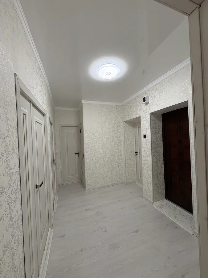 Продается 3-комнатная квартира − 70 м²