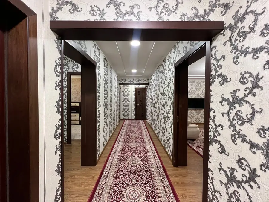 4 xonali kvartira sotiladi − 94.7 m²