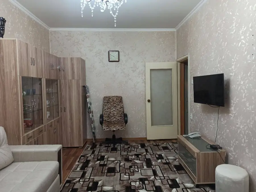 1 xonali kvartira sotiladi − 38 m²