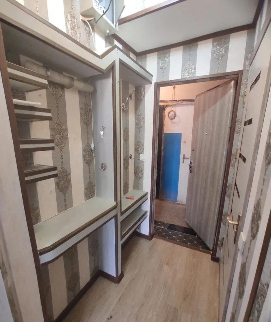 1 dan 1 xona kvartirada, 1/4 qavat