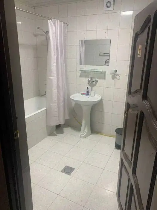 2 qavatli uy − 1200 m², 12 sot. 