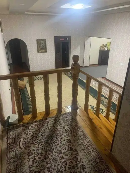 2 qavatli uy − 1200 m², 12 sot. 