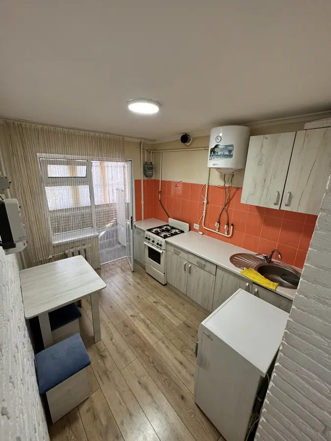 1 xonali kvartira sotiladi − 30 m²