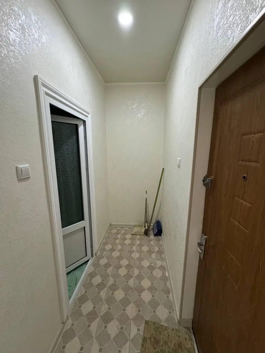 1 xonali kvartira sotiladi − 38 m²