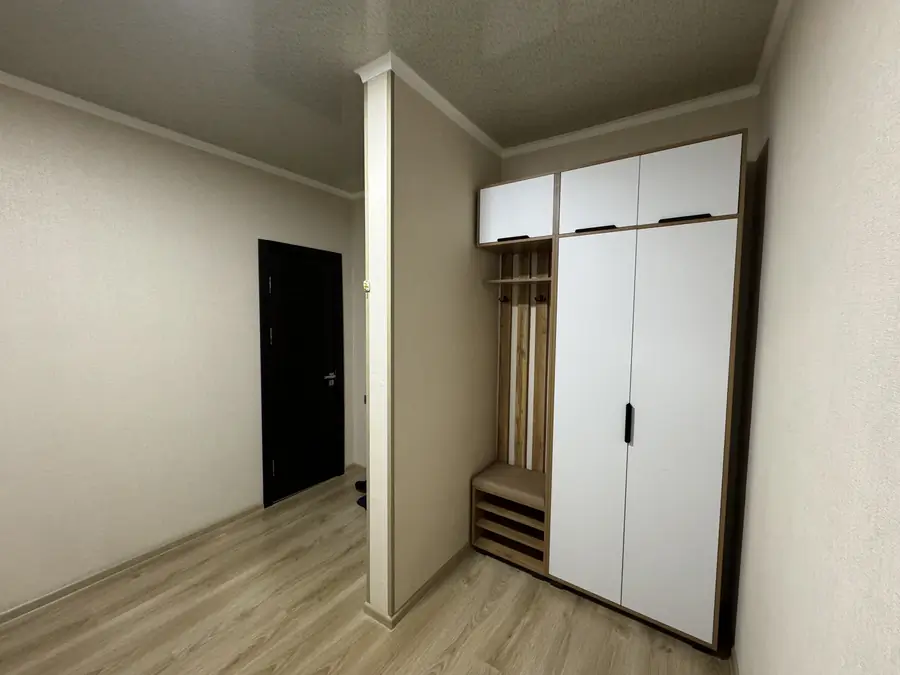 Продается 2-комнатная квартира − 63 м²