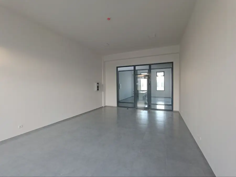 Торговое помещение − 43 м², 2/2 этаж
