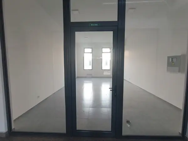 Savdo-sotiq maydoni − 43 m², 2/2 qavat