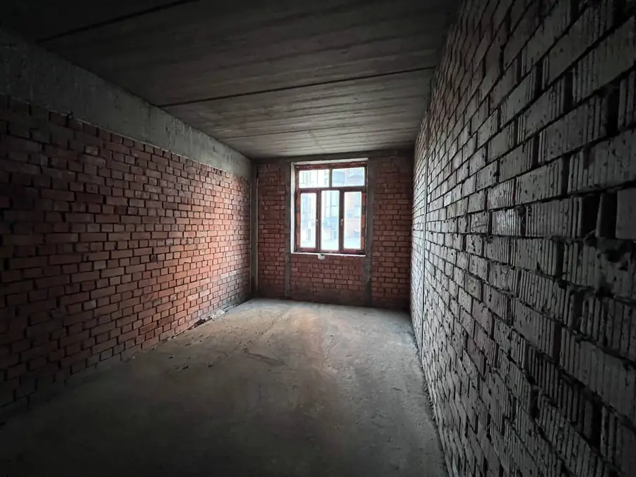 3-комнатная квартира − 101 м², 1/8 этаж