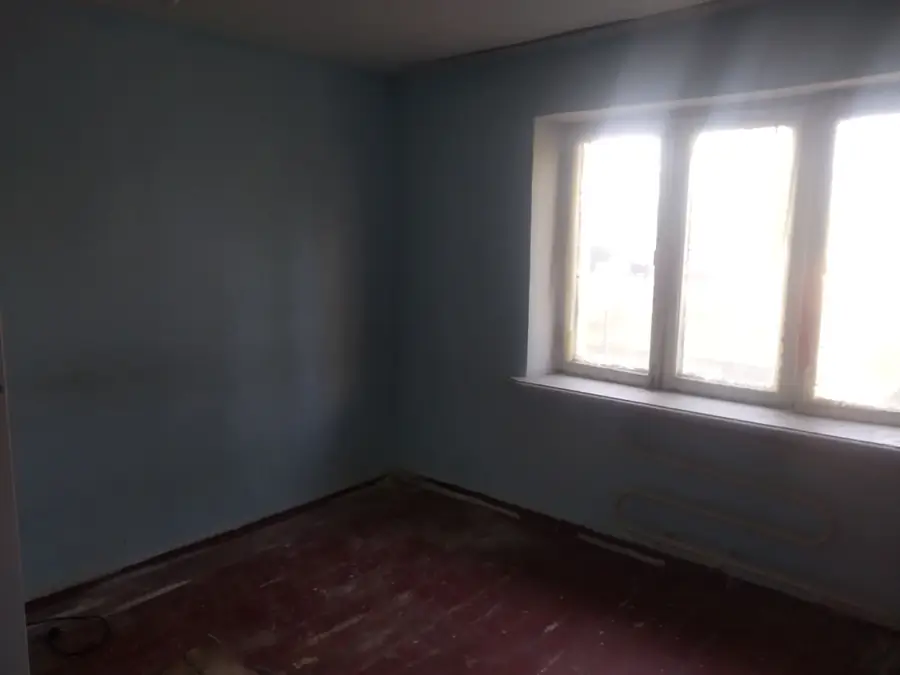 2 xonali kvartira sotiladi − 24.4 m²