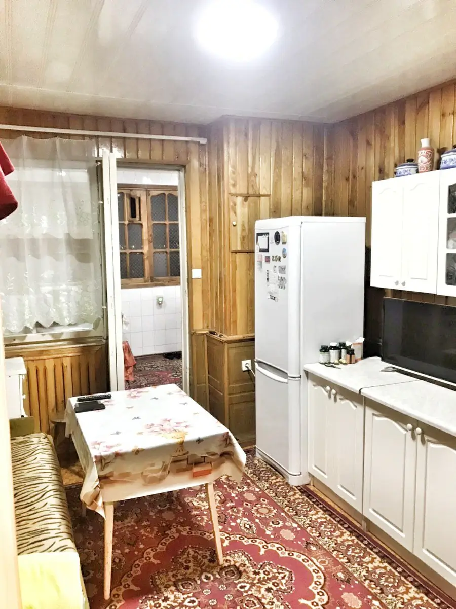 3 xonali kvartira sotiladi − 85 m²