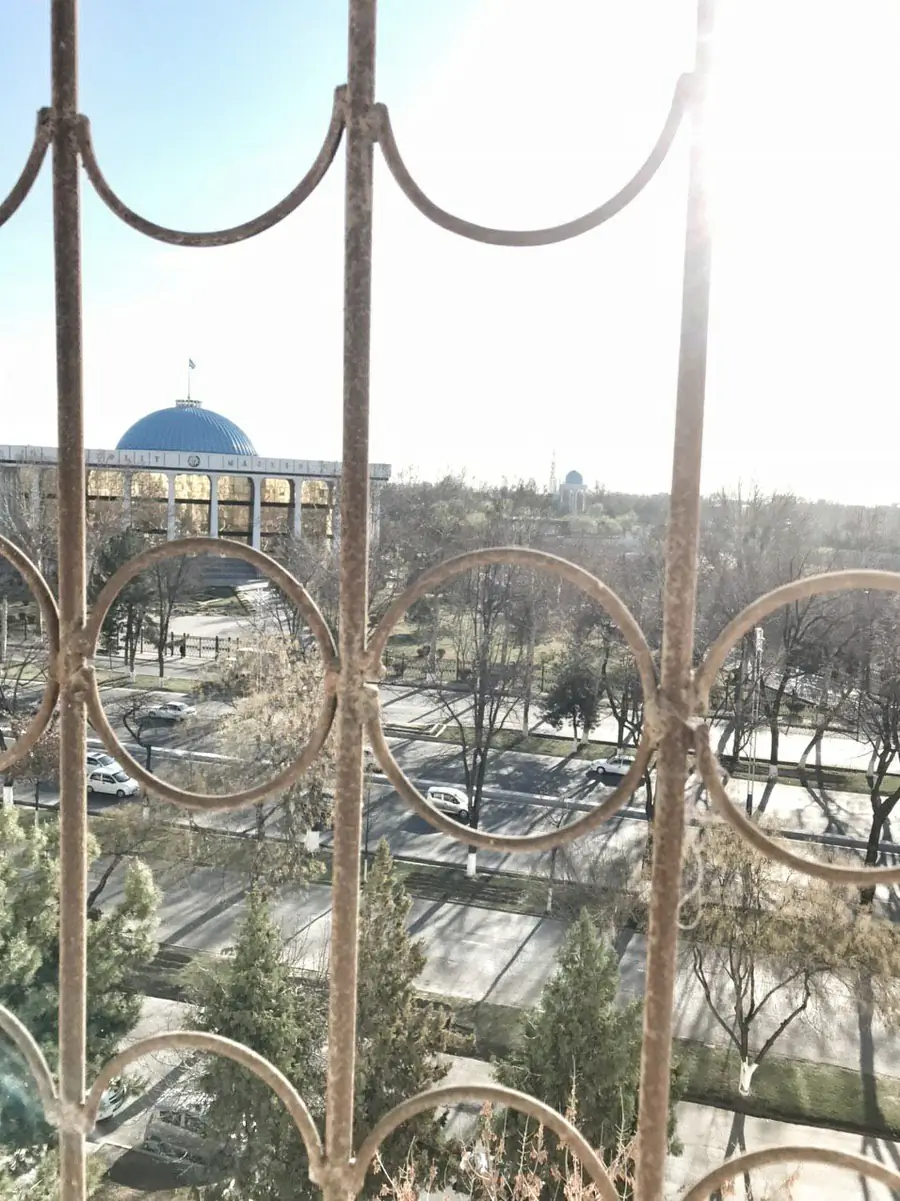 3 xonali kvartira sotiladi − 85 m²