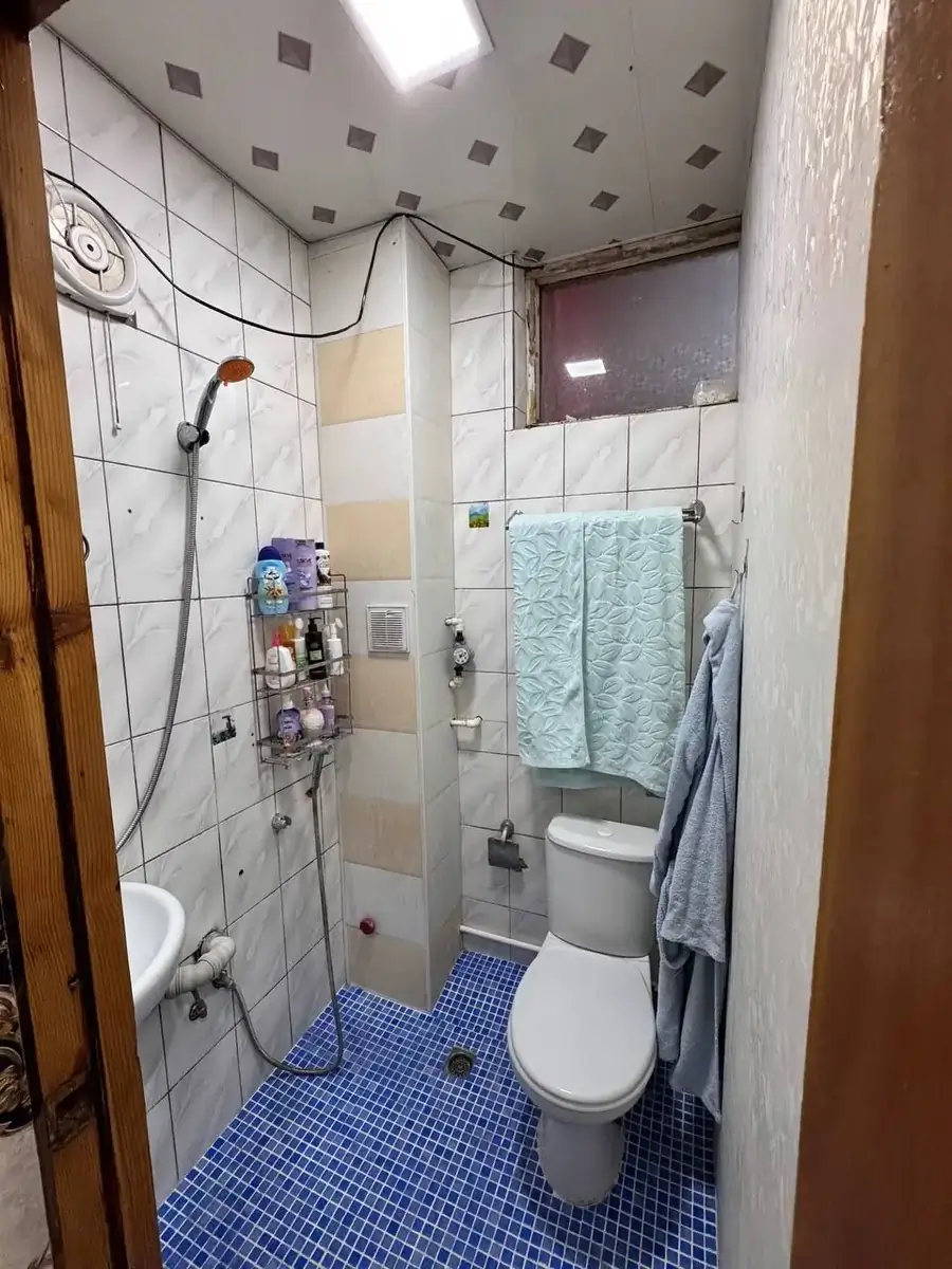 3 xonali kvartira sotiladi − 70 m²