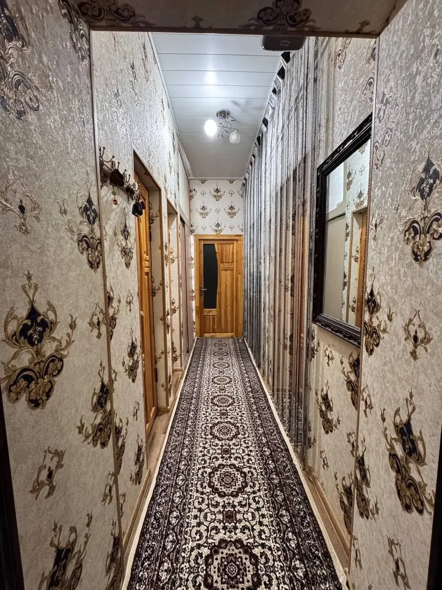 3 xonali kvartira sotiladi − 70 m²