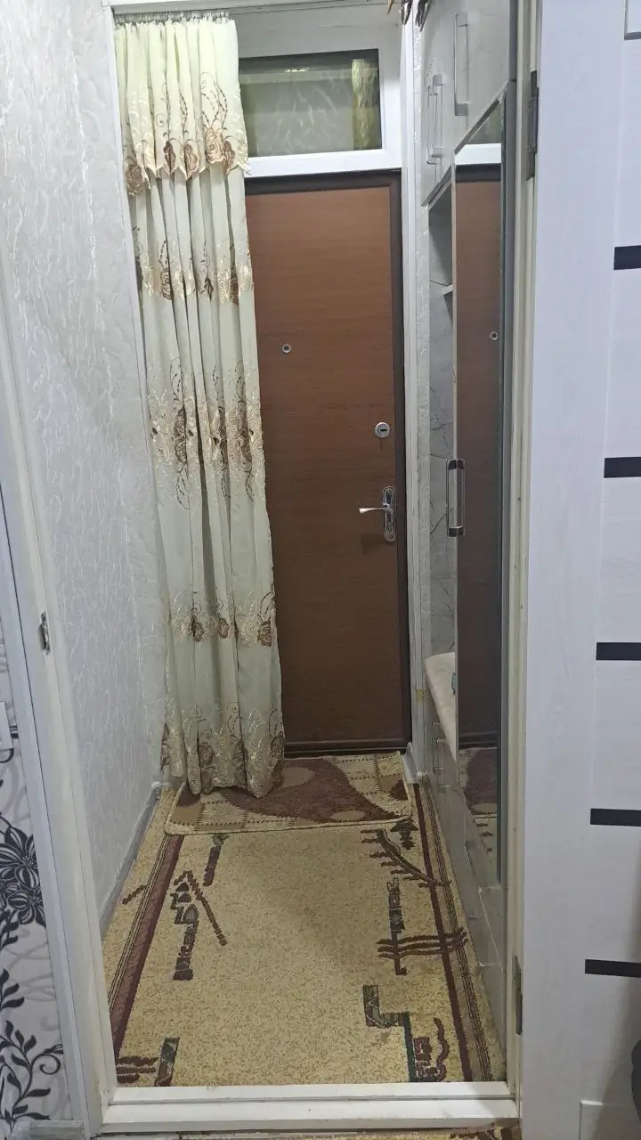 1 xonali kvartira sotiladi − 28 m²