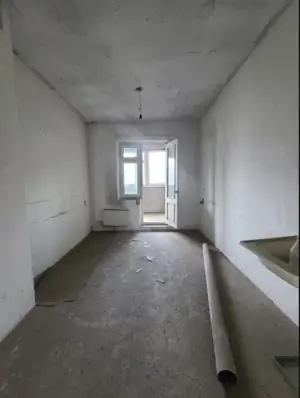 4 xonali kvartira sotiladi − 170 m²