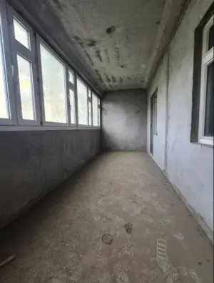 4 xonali kvartira sotiladi − 170 m²