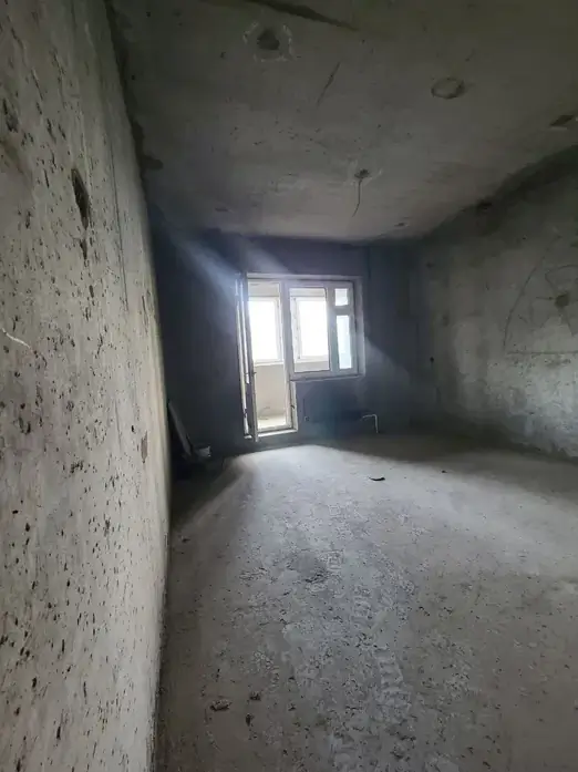 Продается 4-комнатная квартира − 170 м²