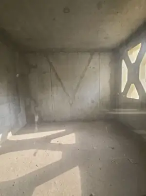 4 xonali kvartira sotiladi − 170 m²