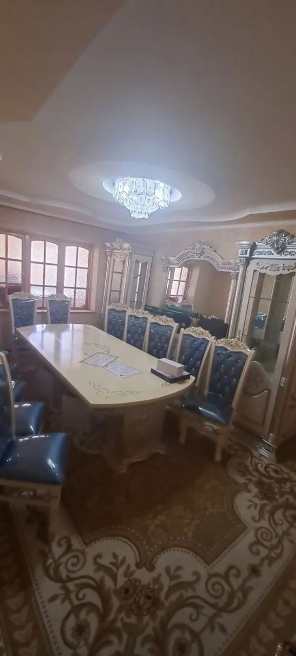 Более 5-комнатная квартира − 124 м², 3/5 этаж